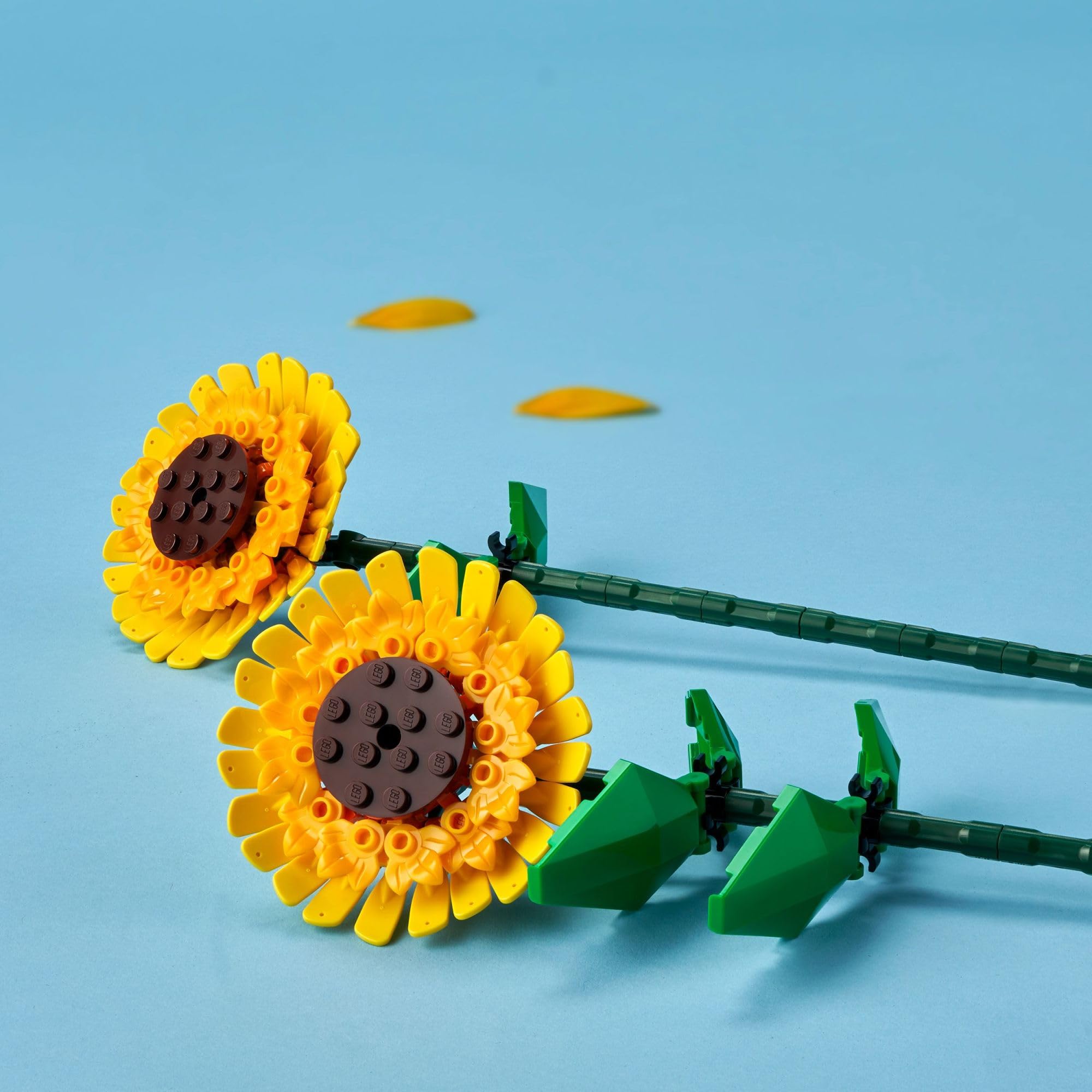 Merry & Bright LEGO Sunflowers Building Kit (40524) – 191 Pieces, Custom Flower Display