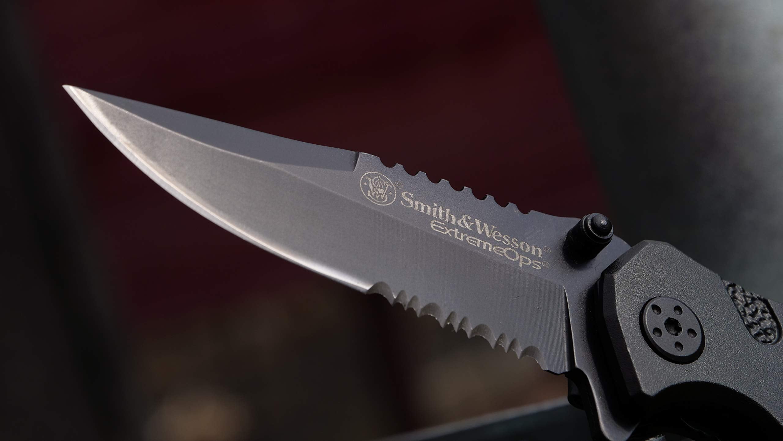 Merry & Bright Smith & Wesson Extreme Ops Folding Knife