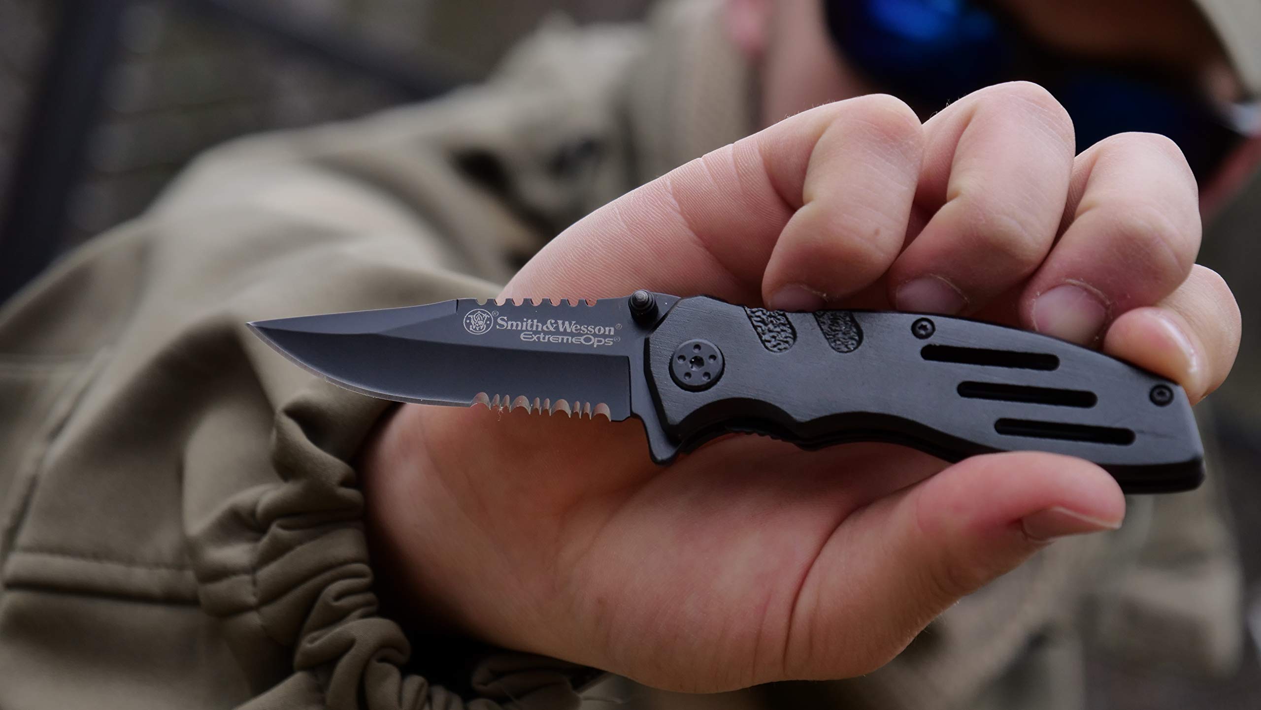 Merry & Bright Smith & Wesson Extreme Ops Folding Knife