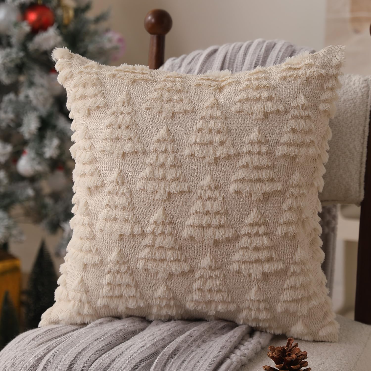 Merry & Bright Christmas Pillow Cover – Soft & Durable 18x18 Inch Holiday Deco