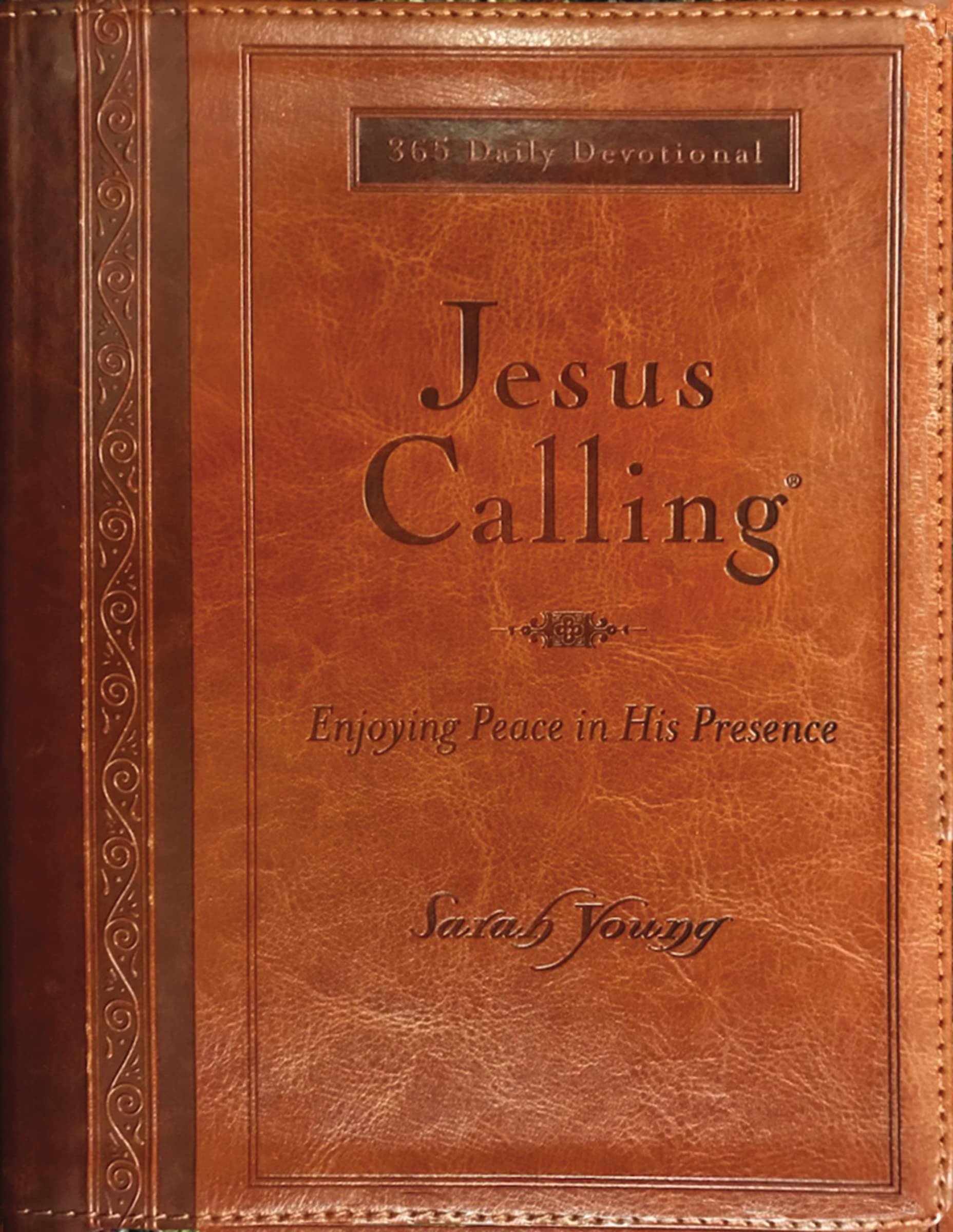 Merry & Bright Jesus Calling (365-day Devotional)